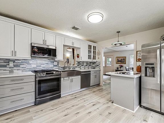 2nd image of 1738 Meadow Green Dr