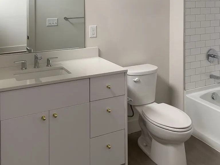 516 Berry St #201 — Photo 9