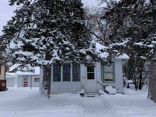 1st image of 3023 31st Ave S