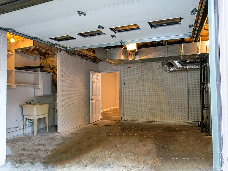 1207 Timbers Ln — Photo 34