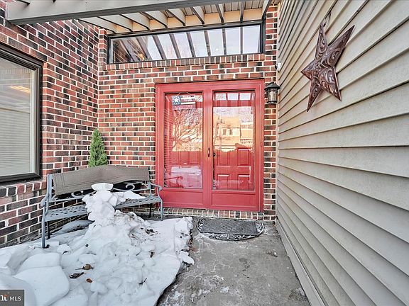 3rd image of 4 Knox Ct