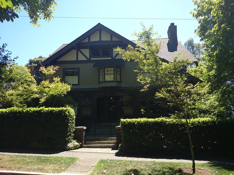 2nd image of 1305 E Prospect St