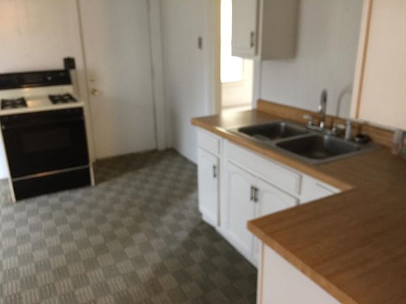 5th image of 815 N 1st St