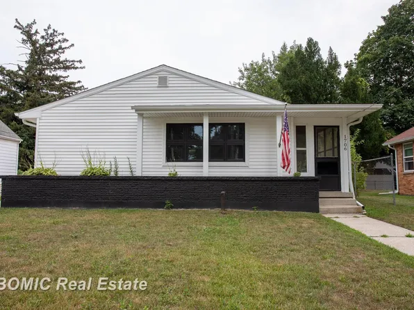 1706 Helen St, Bay City, MI 48708