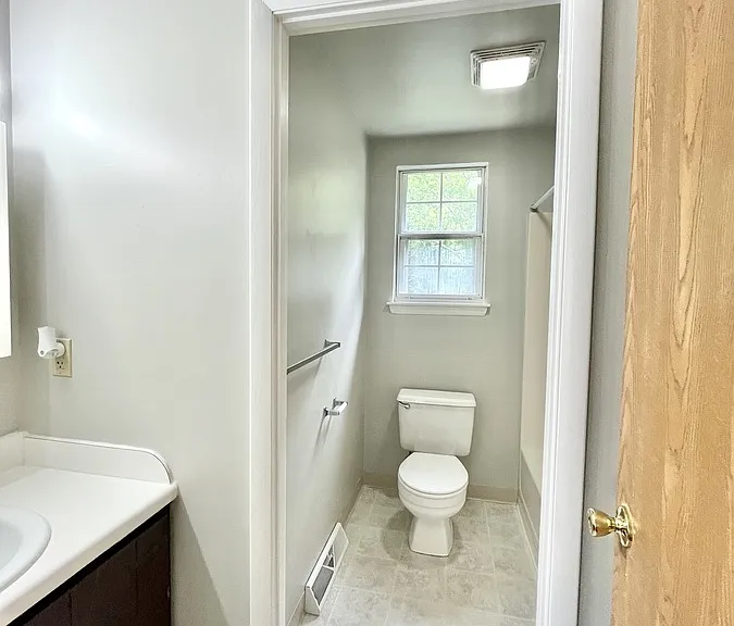 452 Tanglewood Ln — Photo 16