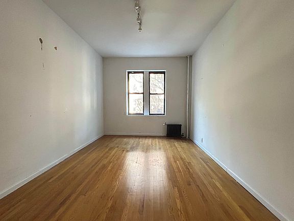 4th image of 159 Eastern Pkwy #1H