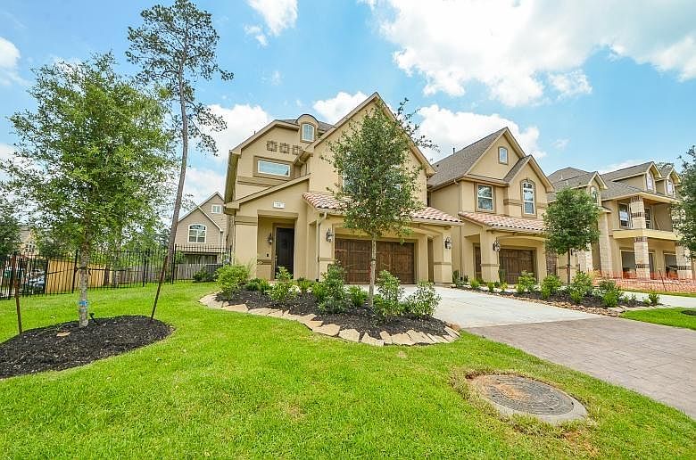 1st image of 24 Silver Rock Dr