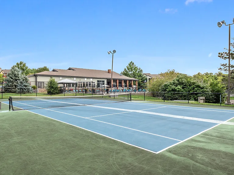 The Racquet Club Apartments — Photo 3