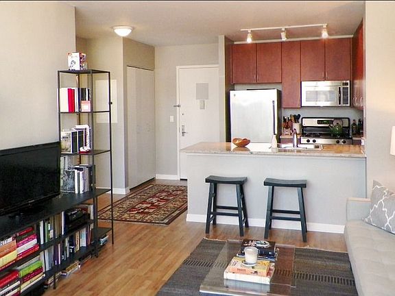 3rd image of 400 W 55th St APT 8D