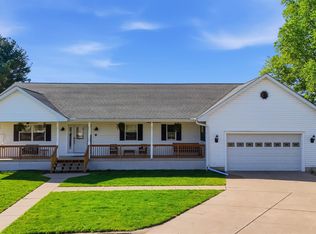 510 Highview Rdg, Washburn, IL 61570