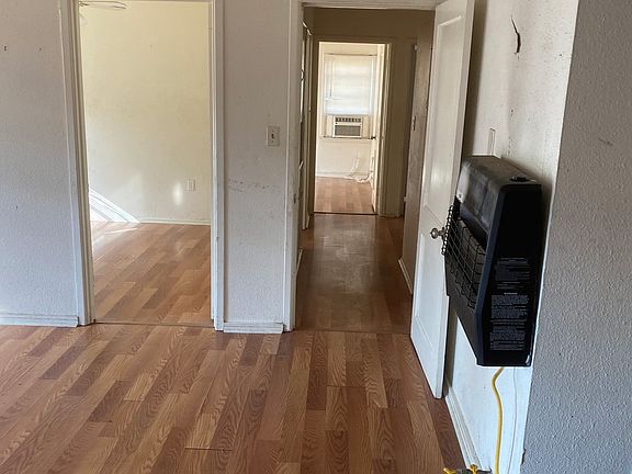 4th image of 2657 Canberra St