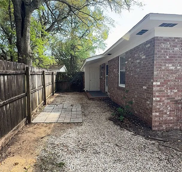 1746 E Avalon Cir #B — Photo 23