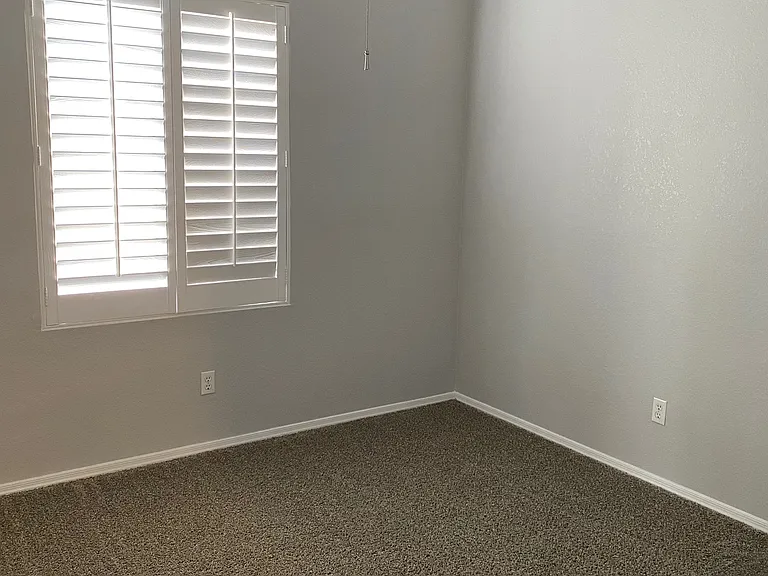 3358 E Wickieup Ln — Photo 22