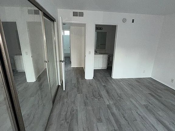 4th image of 4434 Fulton Ave APT 206