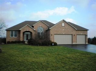 5738 N Forest Trl, Rockford, IL 61109