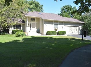 3300 Pomeroy Rd, Downers Grove, IL 60515