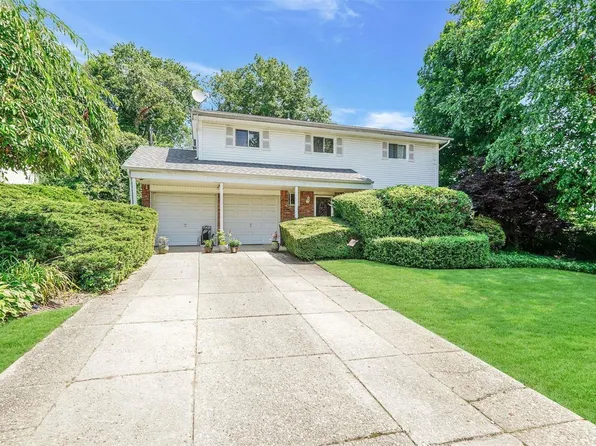 23 Amherst Lane, Smithtown, NY 11787