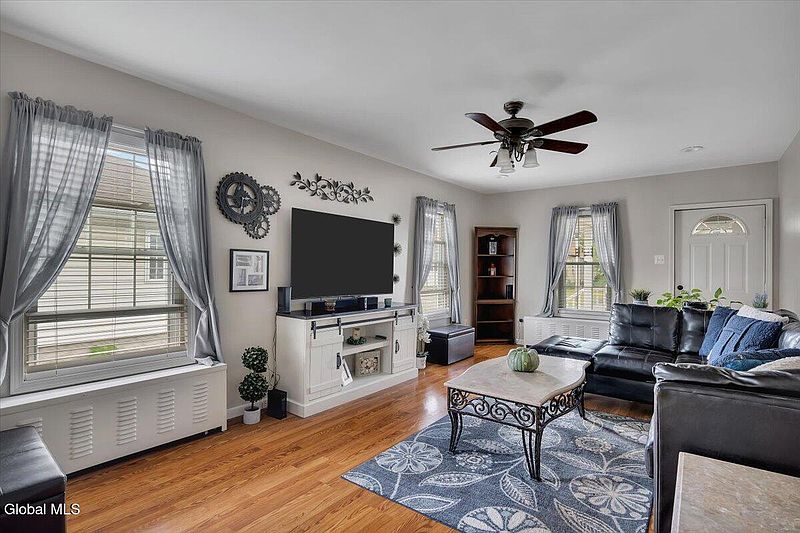 5th image of 1009 N Westcott Road