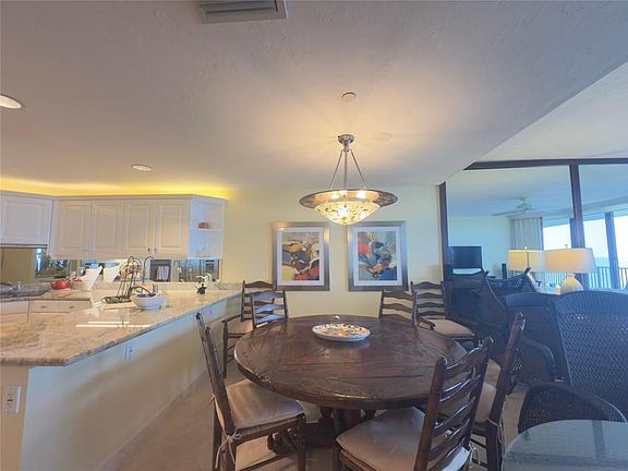 5th image of 800 Ocean Drive #404