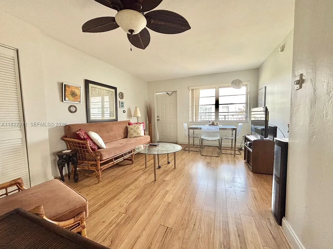 Cliff Lake Villas Co-Op — Photo 2