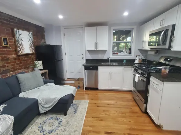 460 E 7th St #B, Boston, MA 02127