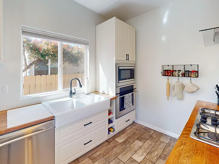 213 Evergreen Ave — Photo 4
