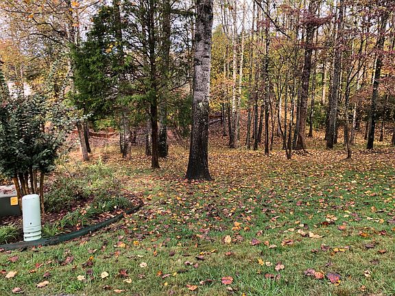 2nd image of 216 Tecumseh Way Lot 11