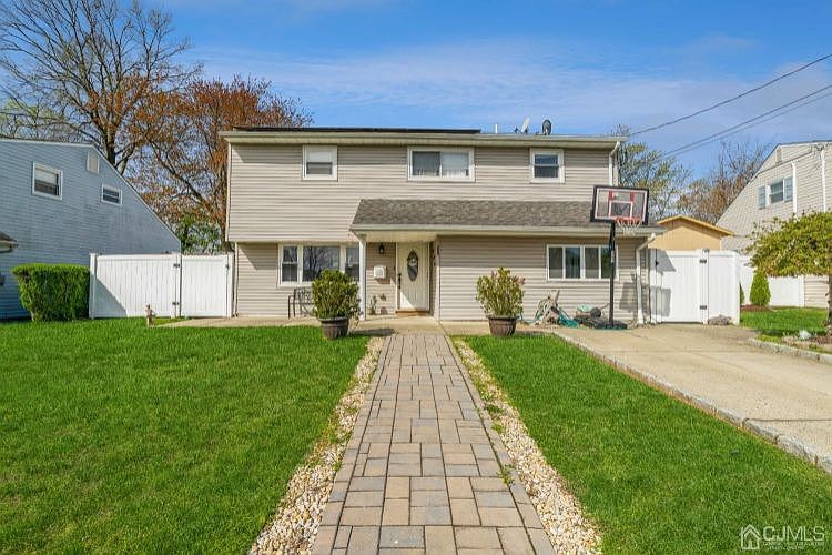 1st image of 835 Jennetty Ct