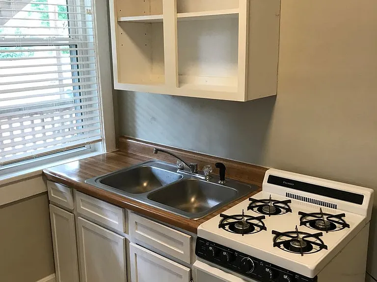 715 S Phillips Ave — Photo 9