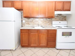 363 Moon Clinton Rd APT 6, Coraopolis, PA 15108