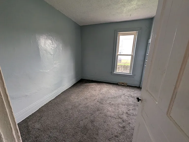 614 E 22nd St #1 — Photo 9