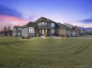 10040 Clark Pl, Crown Point, IN 46307