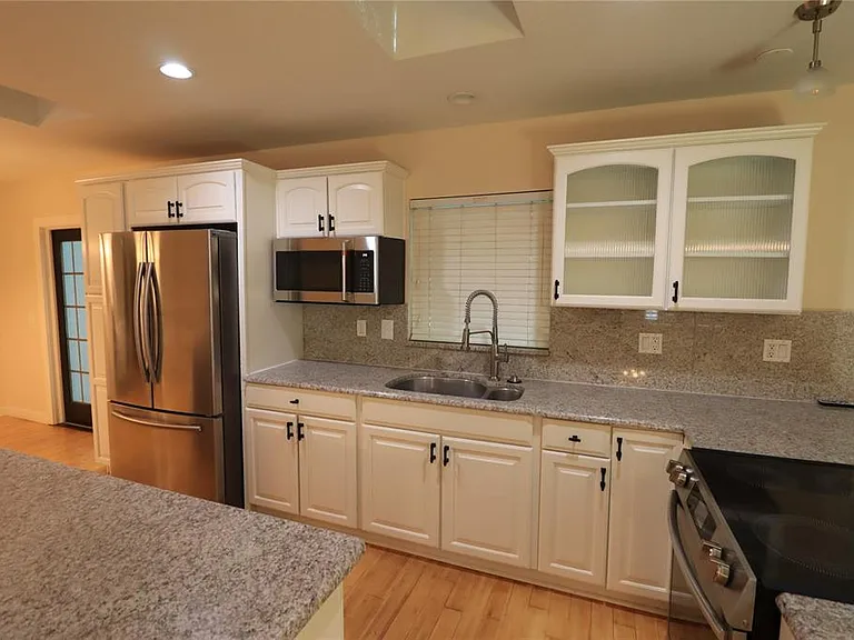 17815 Sunrise Dr — Photo 6