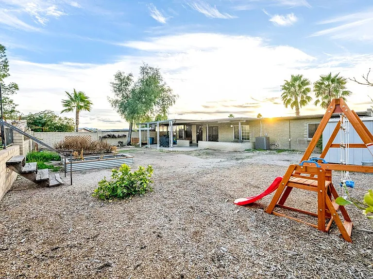 2191 S Sunburst Dr — Photo 16
