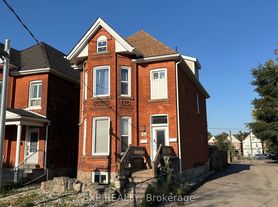163 Wentworth St N, Hamilton, ON