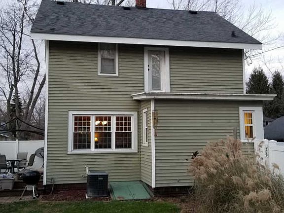 2nd image of 204 E 37th St