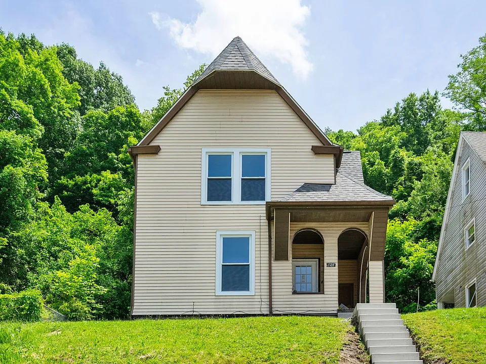 325 Welsh Ave