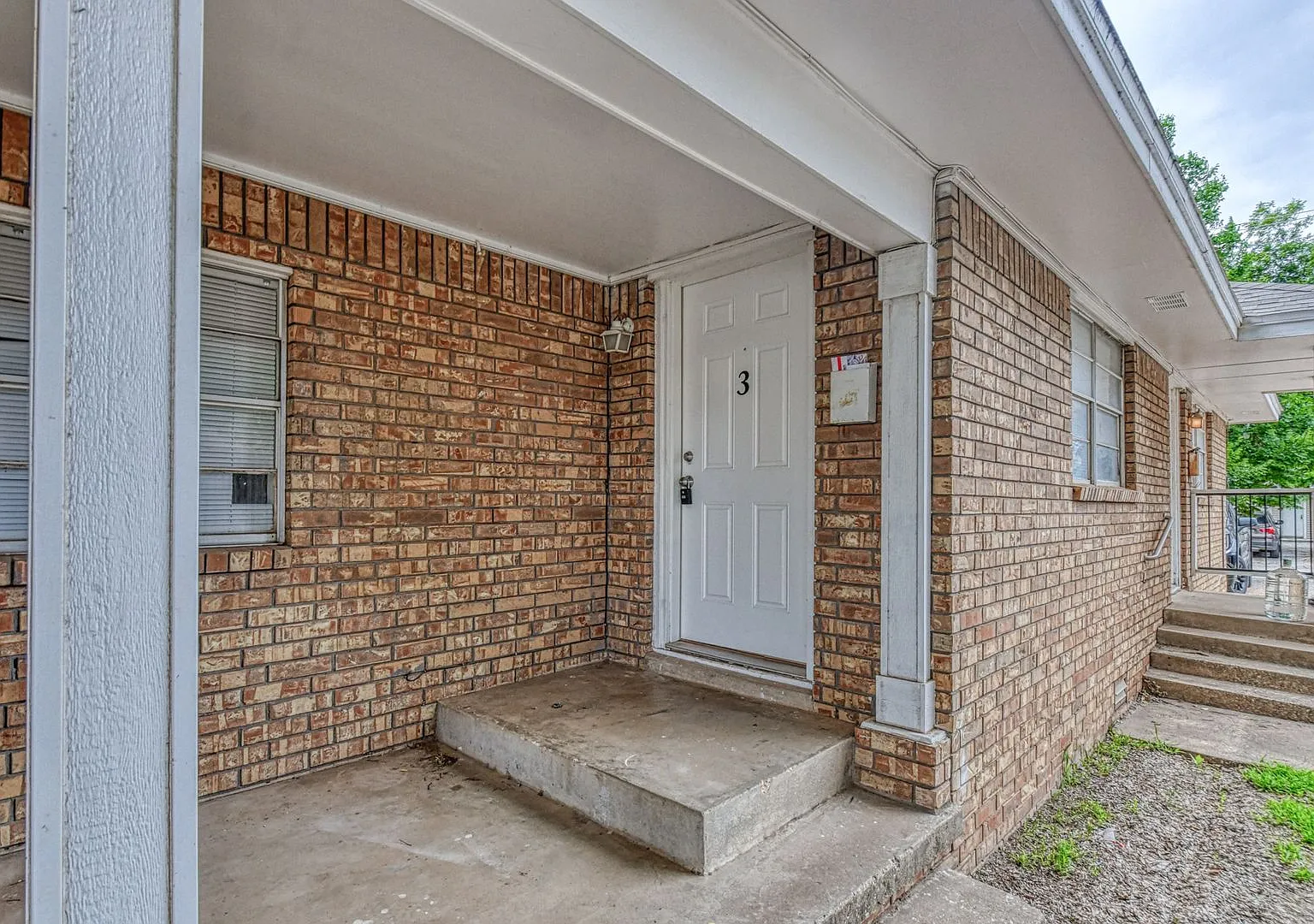 711 Jenkins Ave — Photo 2