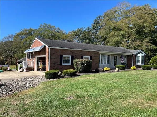 2701 Orangeville Rd, Masury, OH 44438