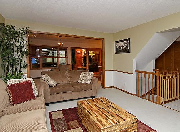 5th image of 2679 Riviera Dr S