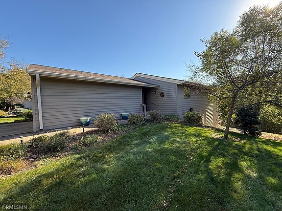 3rd image of 580 Evergreen Dr Unit 21
