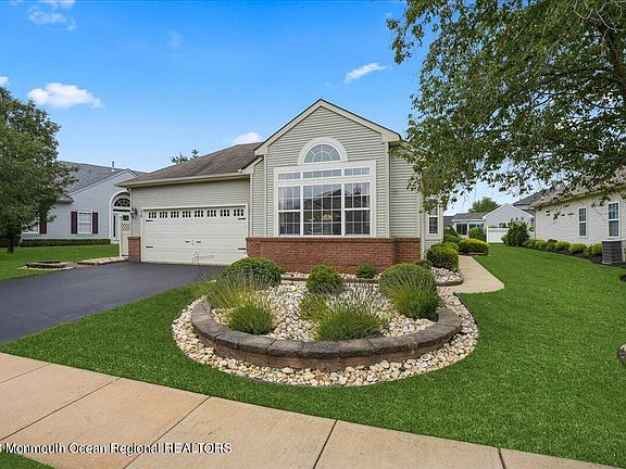 3rd image of 46 Verona Drive