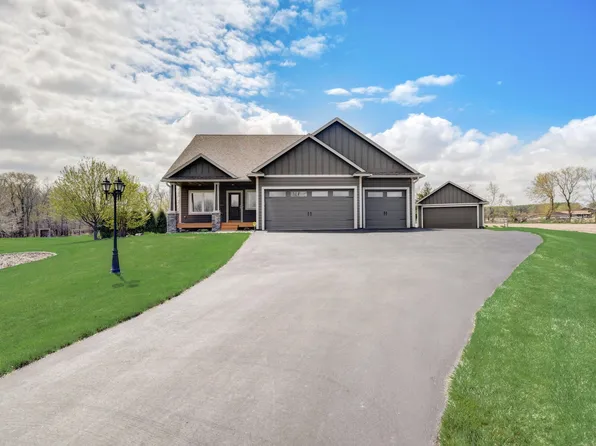 9136 Penrose Ave S, Hastings, MN 55033