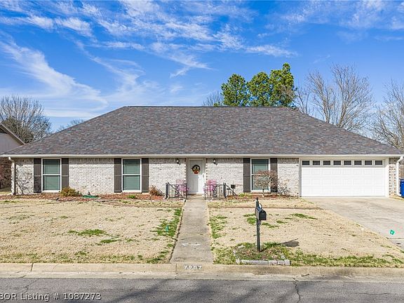 3rd image of 7207 Riviera Dr