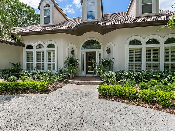 2nd image of 153 Plantation Cir S
