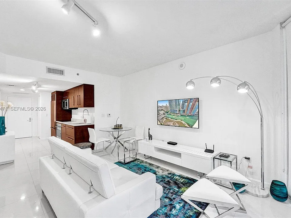 475 Brickell Ave #2708