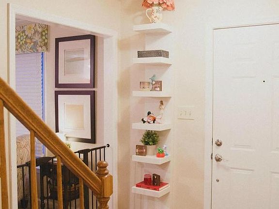 Foyer entrance - wide hallway