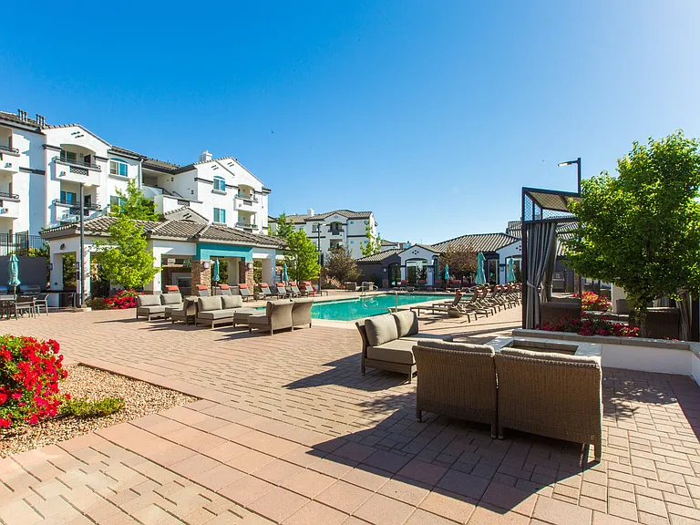 SkyStone Apartments — Photo 12