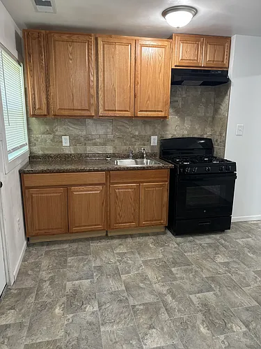 1143 Fayette St Photo 1