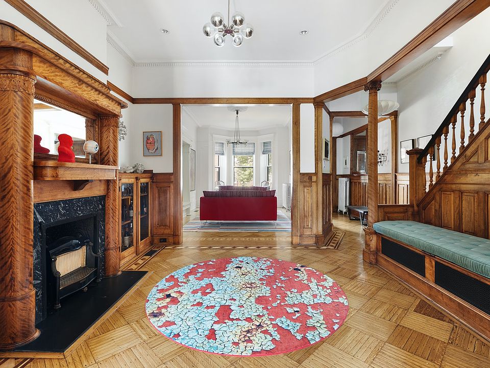 1st image of 28 Midwood St